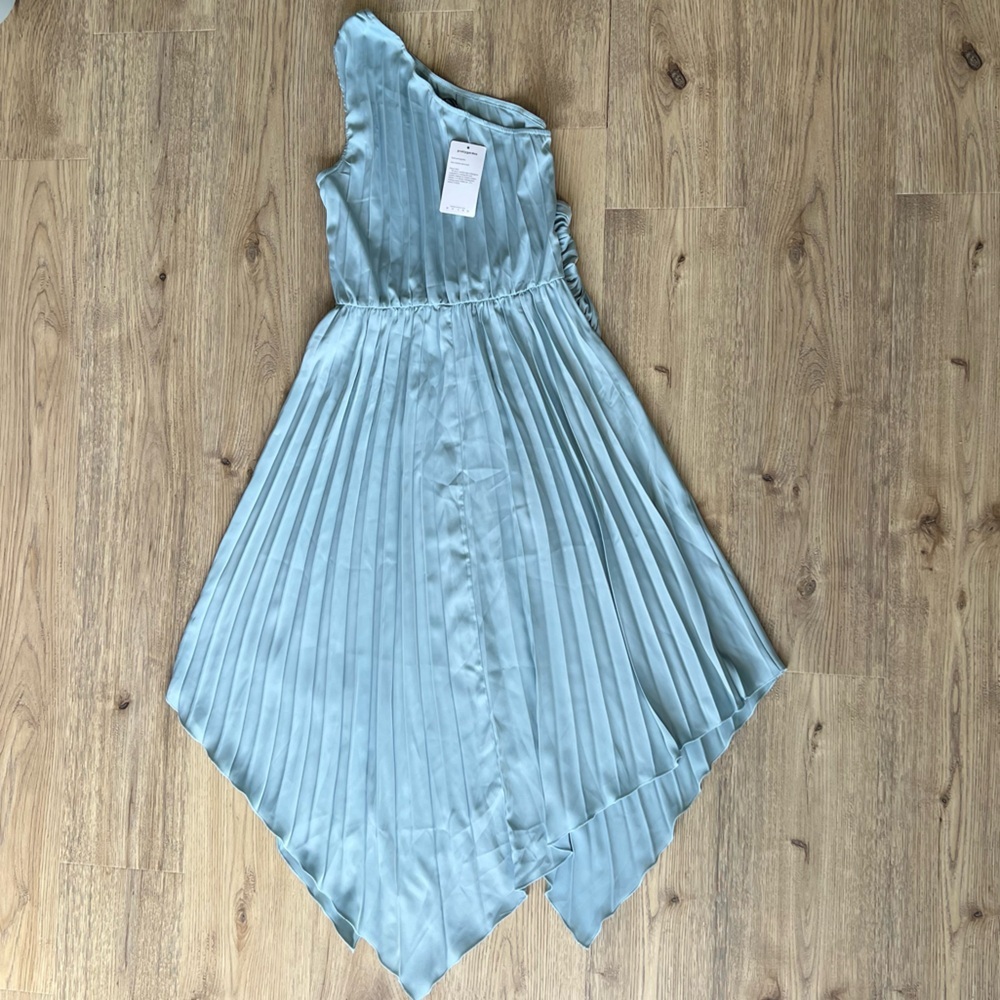 Elegant Blue One-Shoulder Dress - Picture 3 of 7